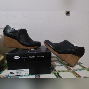 Dr. Scholl's Harlow Black Wedge Clog Mules